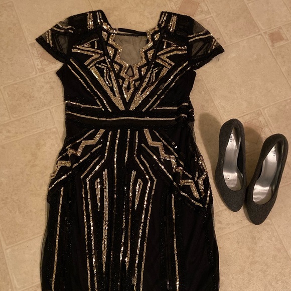 Black and Gold Flapper style sequence dress - Picture 2 of 3